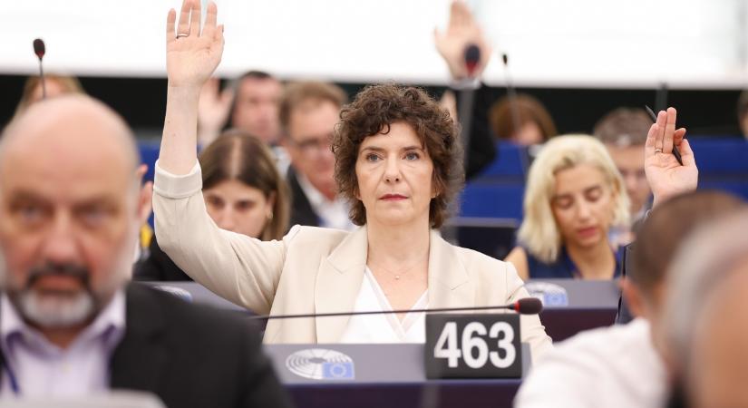 Veszélyes alku: Orbán és Magyar Péter képviselői együtt szavaztak Brüsszelben