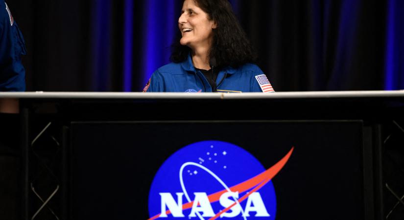 Nyugdíjba megy a NASA űrhajósa, aki néhány napra pakolt, de kilenc hónapig kint rekedt a Nemzetközi Űrállomáson