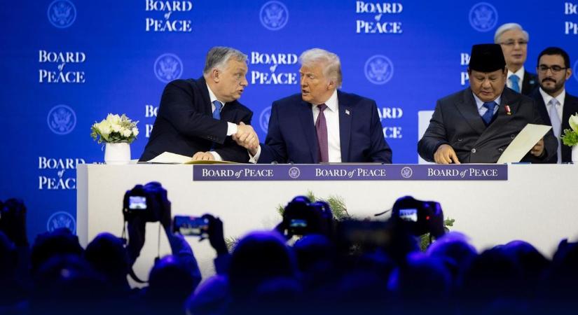 Donald Trump aláírta az alapító okiratot, hivatalosan is megalakult a Béketanács