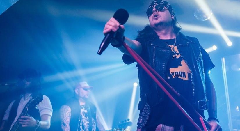 Guns N’ Roses tribute koncerttel robban az Európa-szerte koncertező Hollywood Rose Győrben - videó