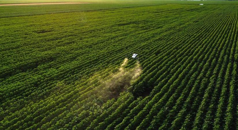 Permetezéstől az ipari tisztításig: sokoldalú drónmegoldások Magyarországról