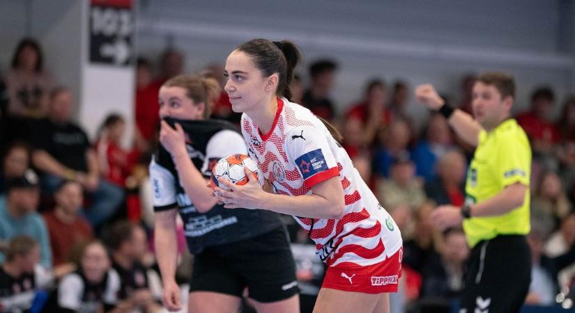 Ma ünnepli születésnapját a bájos esztergomi ikerpár, Ballai Borbála és Anna