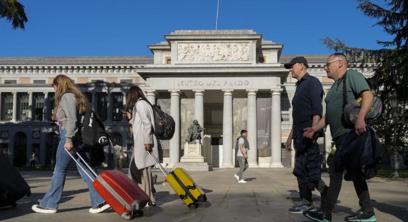 A Prado limitálja a látogatószámot és a helyiekre koncentrál a tömegturizmus helyett