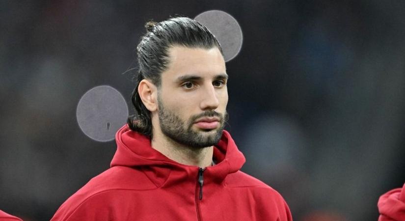 Ezt sokáig fogják emlegetni: Szoboszlai úgy hozta zavarba a világhírű angol műsorvezetőt, hogy ott sem volt (VIDEÓ)