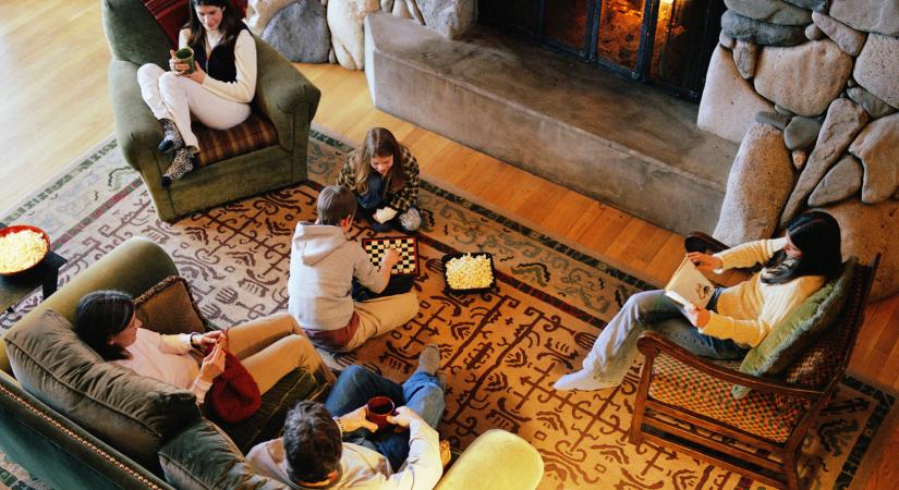 Megdöbbentő változás: Magyarországon csökkent a leginkább a szülőkkel élő fiatalok aránya az EU-ban