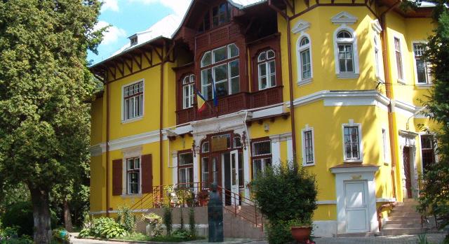 Végre Pákei Lajost egykori főépítészt is megemlítik: módosítják a kolozsvári Pákei-villa tábláját