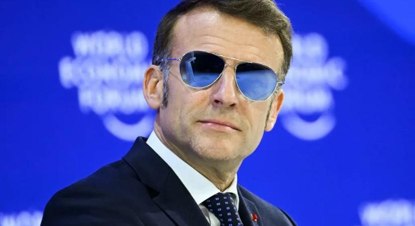Macron úgy nézett ki a davosi világgazdasági fórumon, mintha csak a Top Gunból lépett volna ki