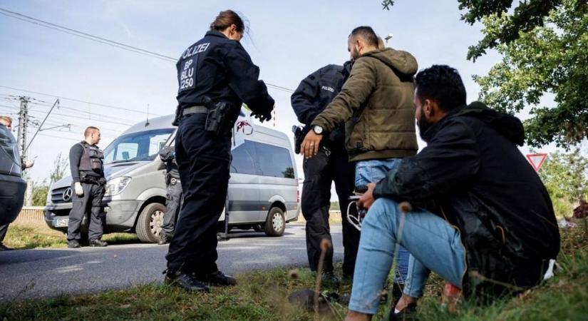 Fordulóponthoz érkezett az Európai Unió: egyre többen gondolkodnak a visszatoloncolásokban