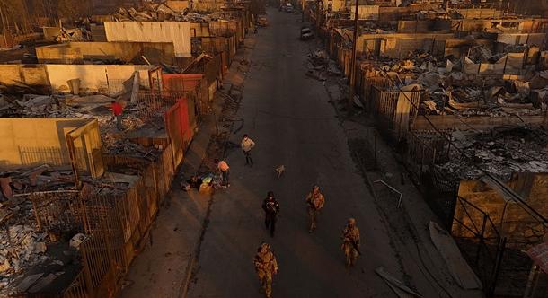 Tömeges evakuáció zajlik Chilében a pusztító erdőtüzek miatt