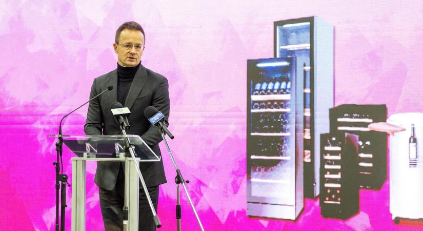 Több mint 120 munkahelyet hoz létre egy hűtőgyártó Csongrádon