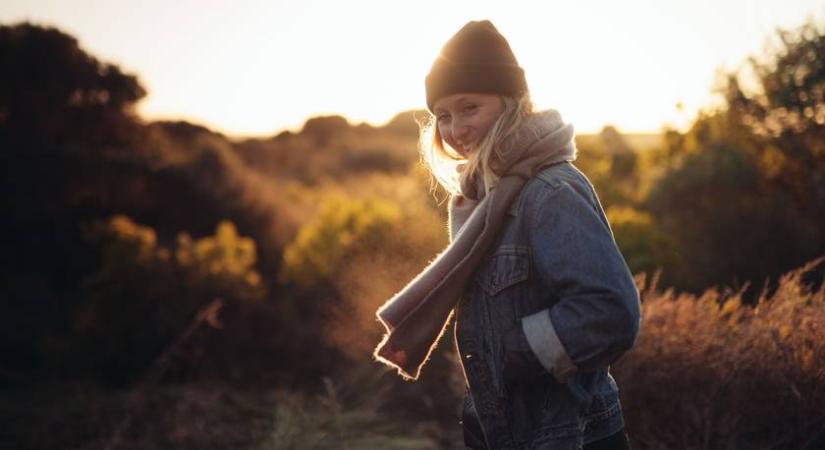 Csak a legélesebb szeműek szúrják ki a lány arcát az erdőben. Neked sikerül?