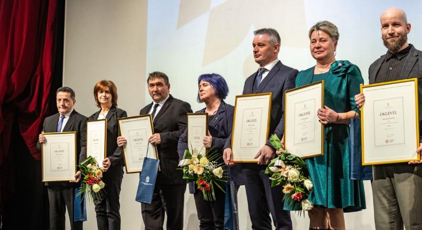 Magyar kultúra napja: a vármegye kiválóságait díjazták Tatabányán fotók, videó