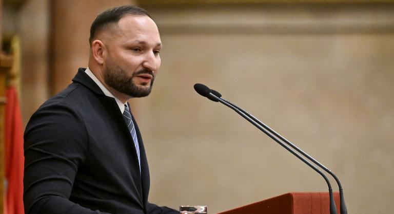 A DK politikusa szerint szétverték a szentesi kórház szülészetét