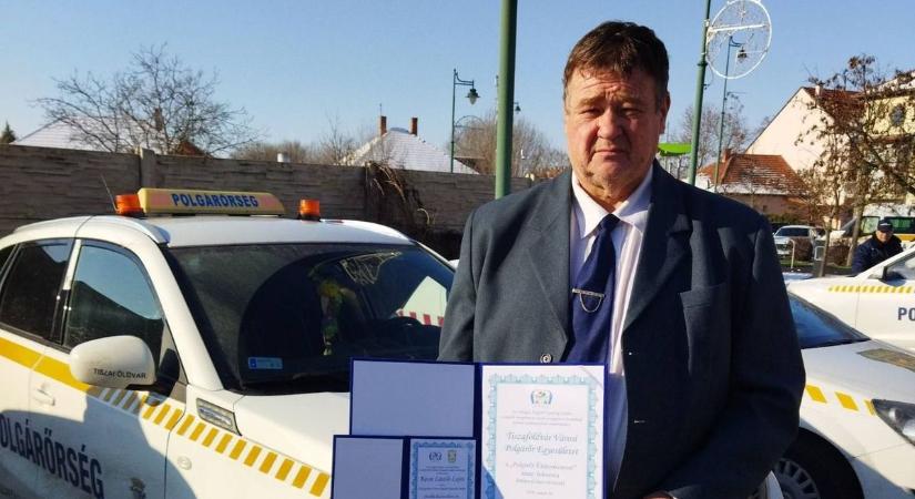 Kiemelt országos díjat vehettek át a tiszaföldvári polgárőrök