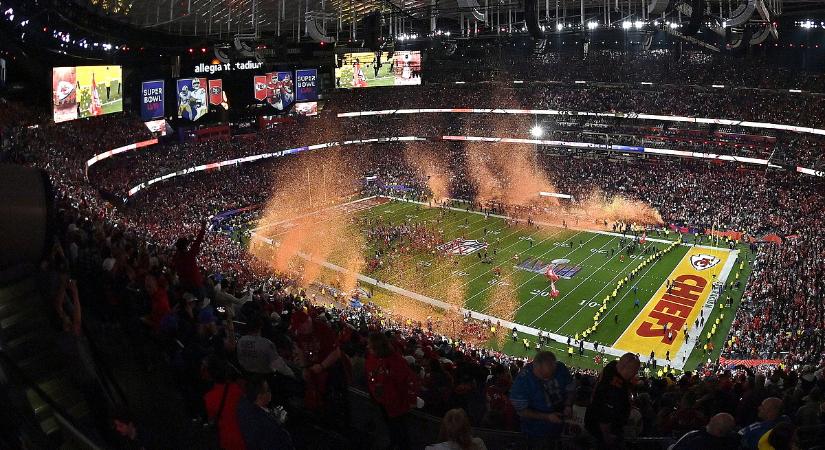 Egy korszak vége: nem gurulnak már be a Super Bowlra az autók