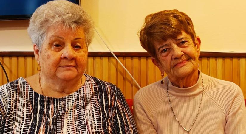 Versmondással ünnepeltek az idősek