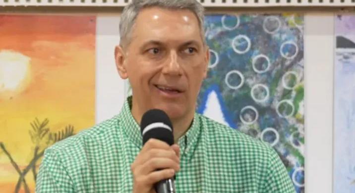 Lázár szerint ha migránsok nincsenek, és valakinek takarítania kell az Intercityn a mosdót, akkor fel kell tárni a belső tartalékokat, ez pedig a cigányságot jelenti