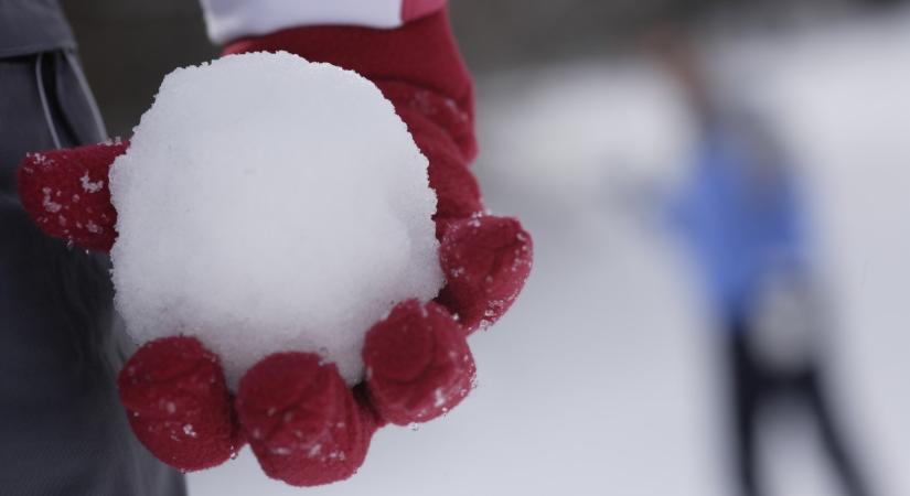 Különleges emlék: ötven éve őriznek egy hógolyót egy családban