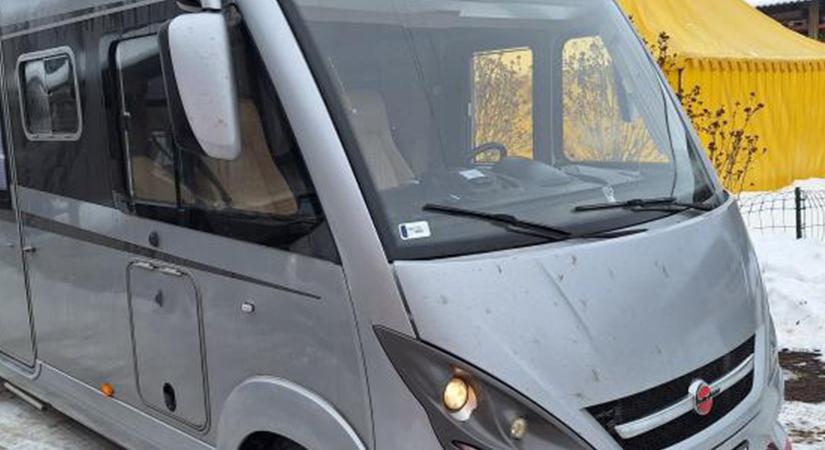 Különleges járművek kerültek fel a NAV árverési oldalára