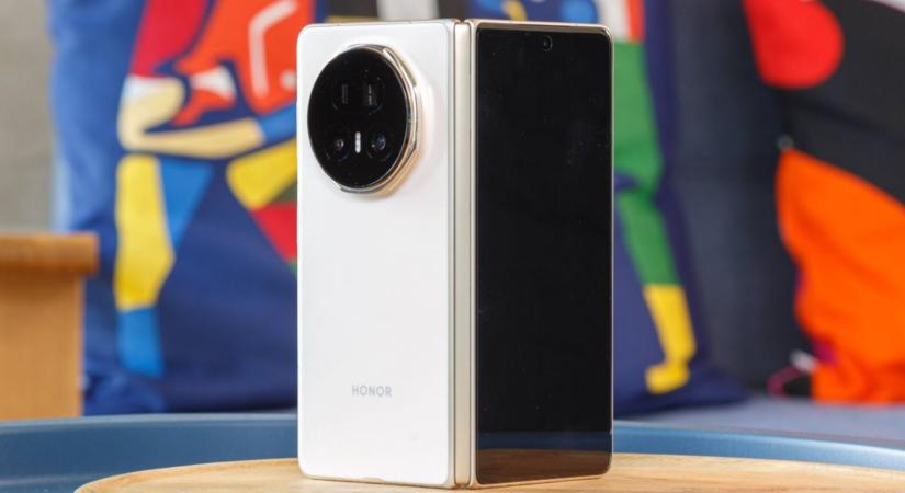 A Honor Magic V6 kaphatja a legnagyobb akkumulátort, amit eddig hajlítható mobilba szereltek