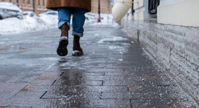 Péntektől enyhül az idő, de vigyázat, ónos szitálás is lehet!