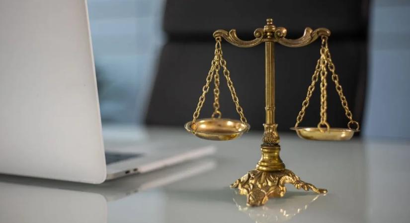 Komoly jogi aknamező lehet az AI használata a teljesítményértékelésben