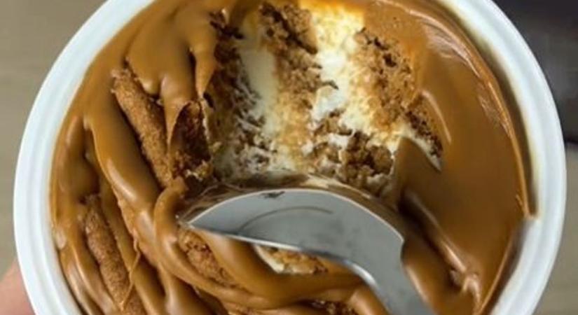 Ezért a receptért bolondult meg az egész internet - Ellenállhatatlan sajttorta két hozzávalóból - videó