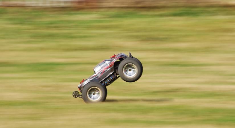 Szédítően gyors a sebességrekorder távirányítós autó