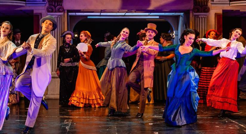 Igazi romantikus történet: Szerelembe táncolták magukat a színházban - fotók