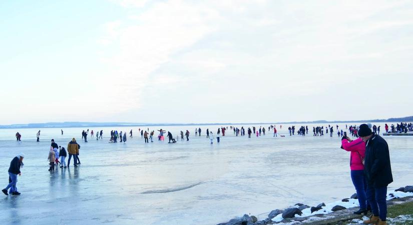 Döntés született a Balaton-átcsúszásról: máma már nem hasad tovább...