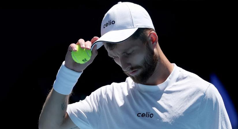 Ekkora bakit ritkán látni, az egész aréna a világelső ellenfelén röhögött – videó