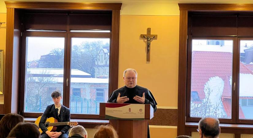 A magyar kultúra napja a Pásztor Ferenc Közösségi és Zarándokházban - Erfán Ferenc kiállítással ünnepelt a BKÉSZ