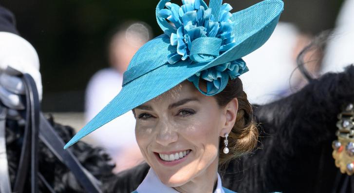 Katalin hercegné különleges, saját tervezésű kabátban jelent meg