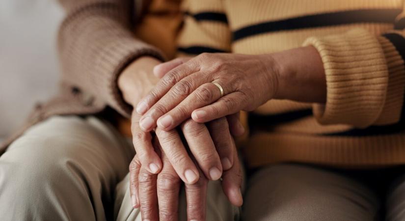 Egy Alzheimer-kórral élő férfi vette újra feleségül élete szerelmét