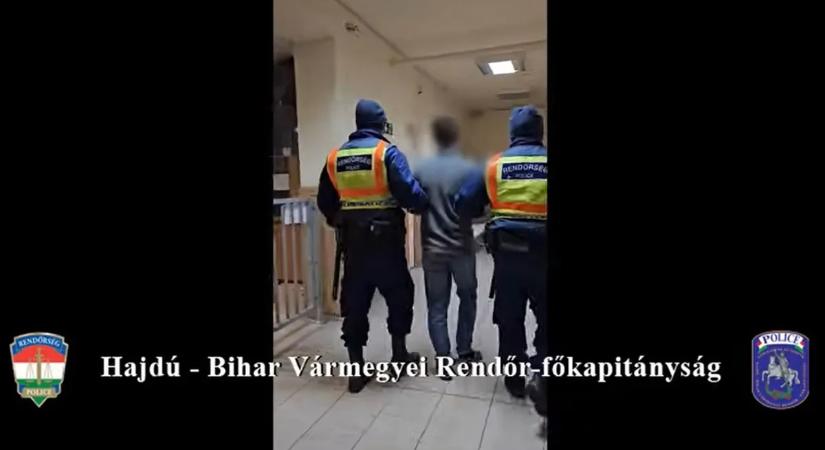 Kapj el, ha tudsz: 18 éves álrendőr intézkedett Debrecenben – videóval