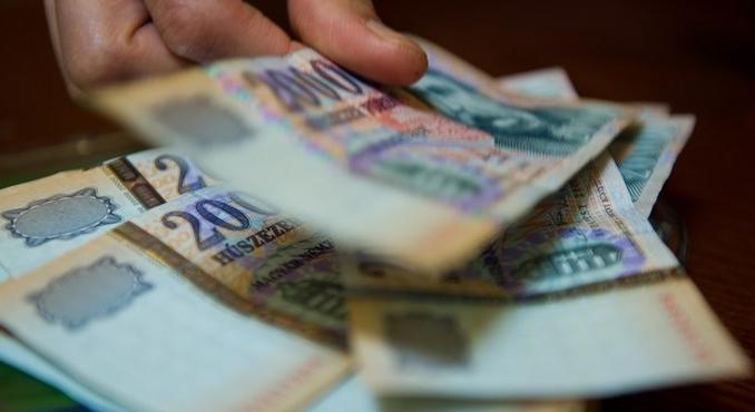 Mennyit kerestünk? – novemberben a bruttó átlagkereset 756 400 forint volt, ami 8,9 százalékkal haladta meg az egy évvel korábbit