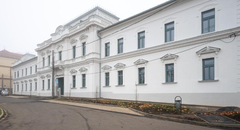 Elképesztő, mi történt Heves megye ékkövével, teljesen átszabták a híres palotát – fotókon a látvány