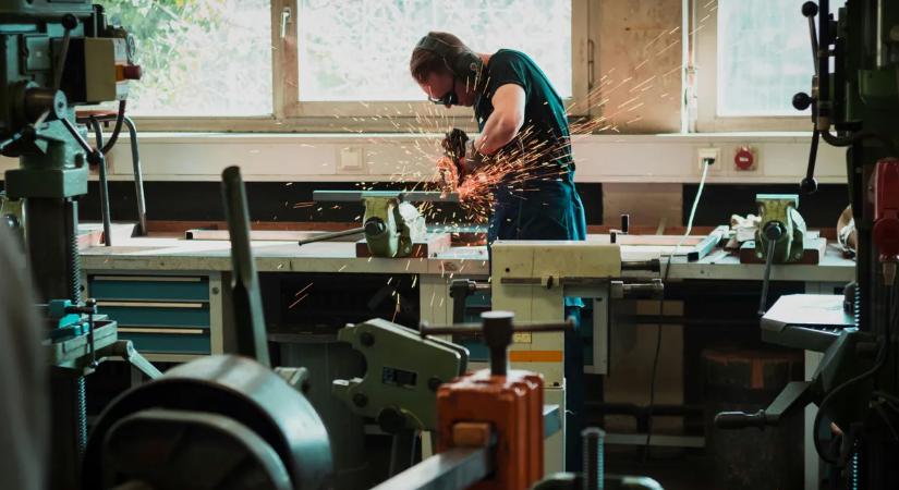 500 ezer forint feletti nettó átlagkereset: a kormányzat adócsökkentési politikája akcióban