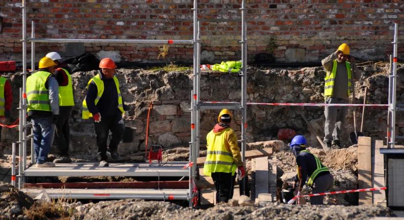 Átlépte a félmillió forintos határt a nettó átlagkereset novemberben