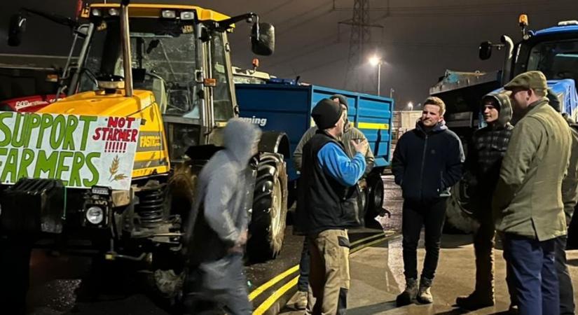 Elképesztő videó: így "tárgyalnak" a brit farmerek a szupermarketekkel VIDEÓ