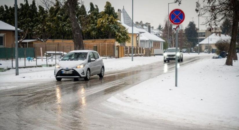 Ónos eső bénítja a közlekedést, több település busszal sem érhető el