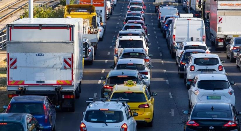 Már csak ez hiányzott! Forgalomkorlátozás az M1-esen és az M7-esen