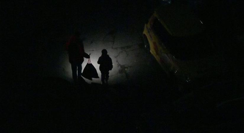 Ukrajna elérte a holtpontot: a lakosság felkészült a legrosszabbra – Magyarország mentheti meg Zelenszkijt