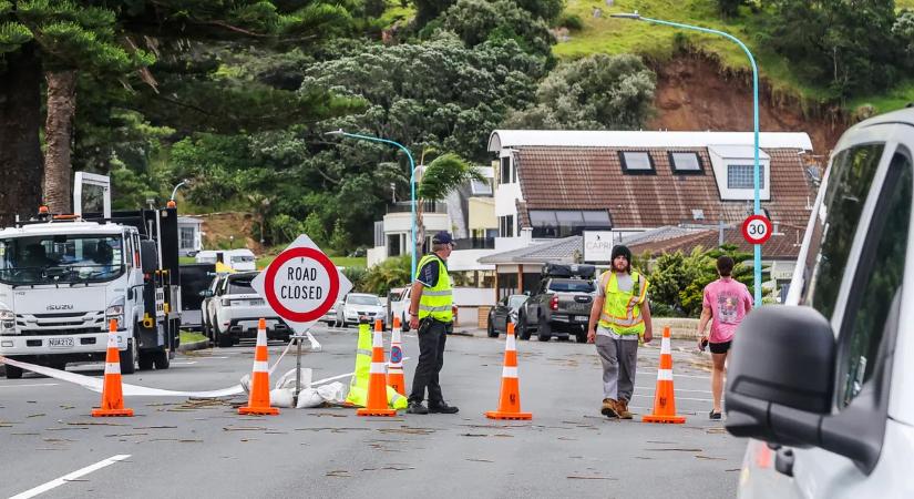 Rekordeső okozott földcsuszamlást a népszerű kempingben: kilenc embert még keresnek mentőcsapatok – videó