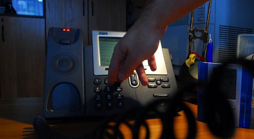 Telefonos csalók a Magyar Vöröskereszt nevében próbálnak pénzt kéreni, ne adjon nekik