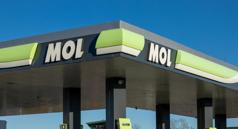 Tizenkilenc évet vártunk erre: történelmi csúcson a Mol