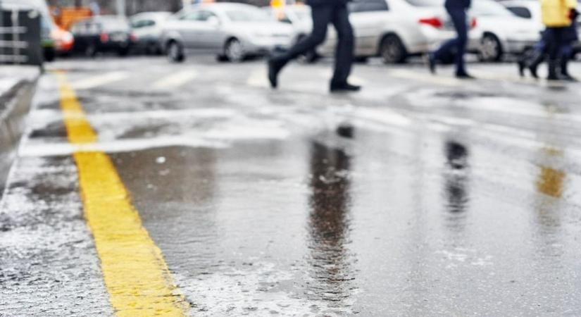 Fontos figyelmeztetést tett közzé az Operatív Törzs az ónos eső miatt (videó)