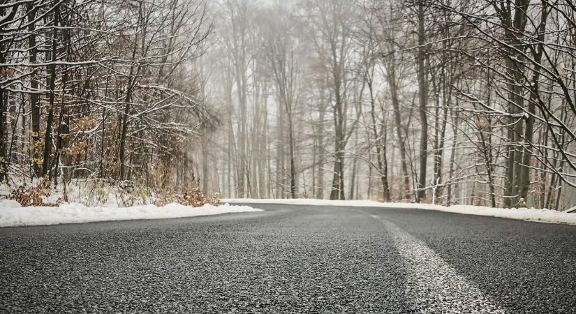 Ez nagyon nem fekete jég, valami egészen más miatt csúsznak a hevesi utak