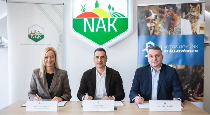 Együttműködési megállapodást kötött a Közös ügyünk az állatvédelem Alapítvány és a NAK