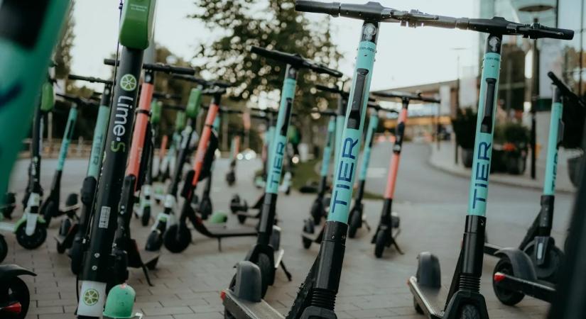 A KRESZ módosítása így érinti a motorosokat és a rollereseket